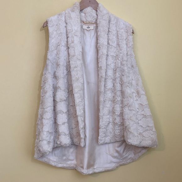 Entro | Cream Faux Teddy Textured Fur Open Front Pocket Rounded Hem Lined Vest M - Picture 1 of 17